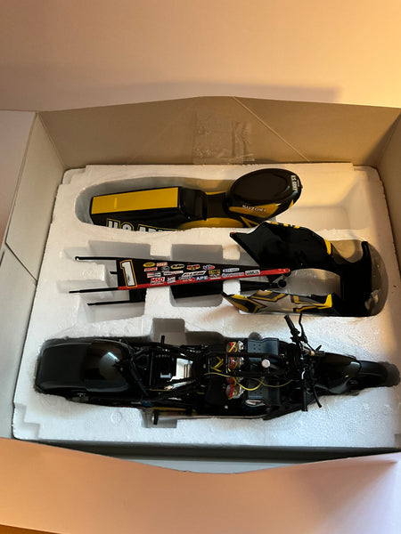 ANGELLE SAVOIE 2003 US ARMY 1:9 NHRA PRO STOCK DIECAST DRAG BIKE by Racing Champions
