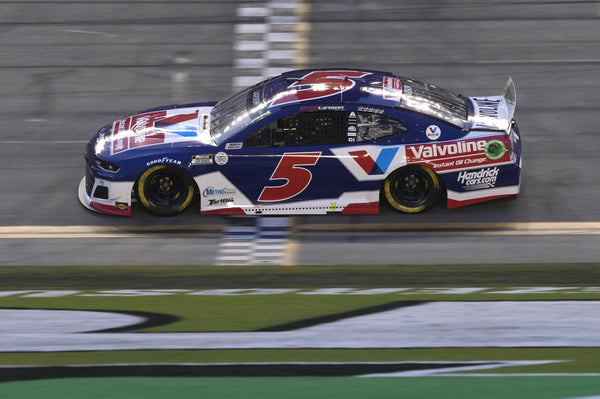 KYLE LARSON 2021 VALVOLINE INSTANT OIL CHANGE 1:24 NASCAR DIECAST - Lionel Racing