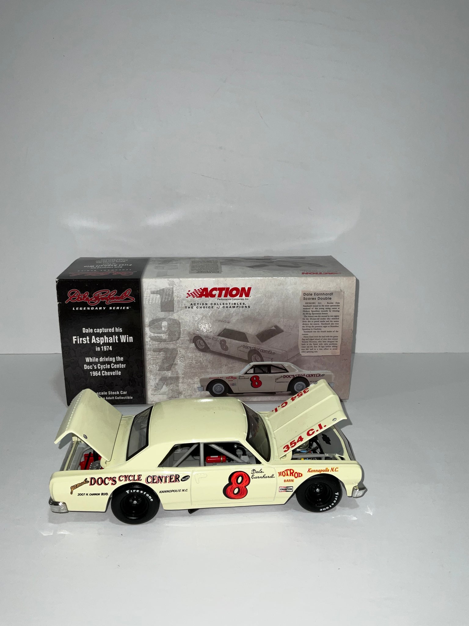 DALE EARNHARDT SR 1974 1ST ASPHALT WIN CHEVELLE 1:24 NASCAR DIECAST - Action Racing Collectables Legendary Series