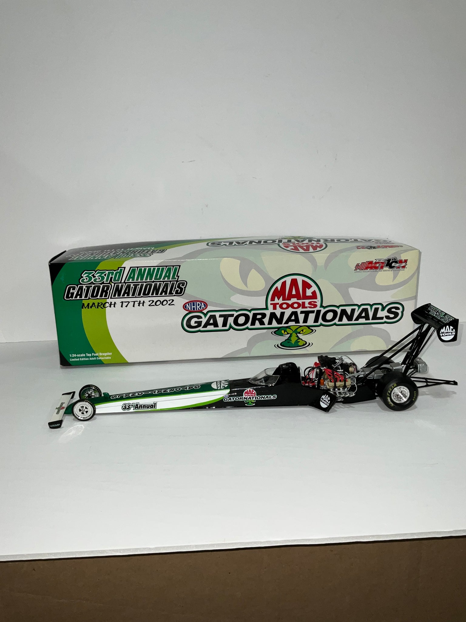 33RD ANNUAL GATORNATIONALS 2002 1:24 NHRA DIECAST DRAGSTER - Mac Tools and Action Racing Collectables