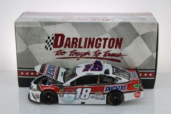 KYLE BUSCH 2019 SNICKERS DARLINGTON THROWBACK 1:24 NASCAR DIECAST - Lionel Racing