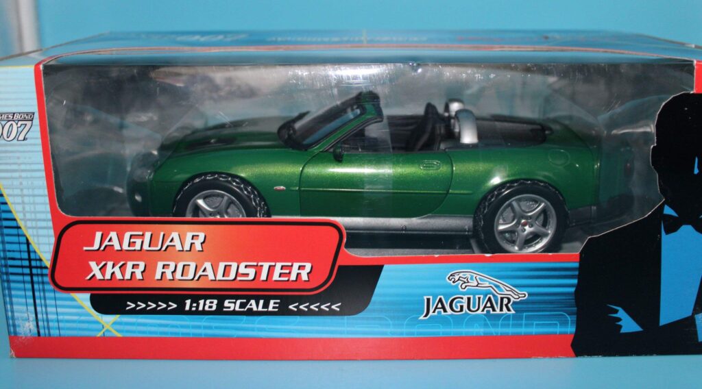 JAMES BOND 007 JAGUAR XKR ROADSTER 1:28 DIECAST - The Beanstalk Group