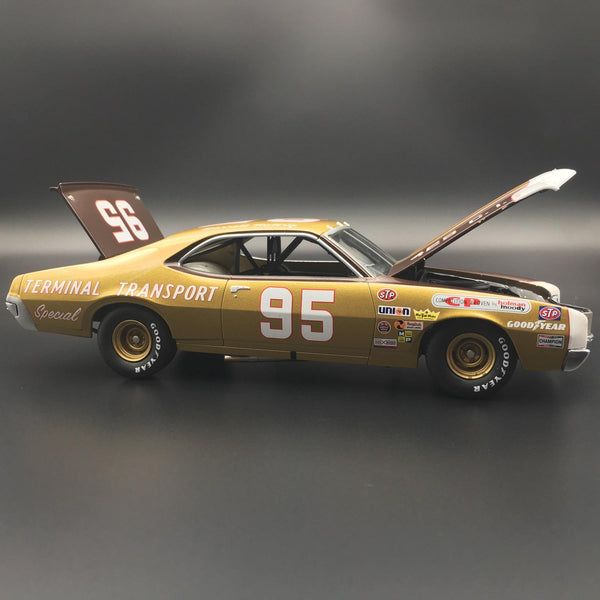 #95 DARRELL WALTRIP TERMINAL TRANSPORT 1971 MERCURY CYCLONE 1:24 NASCAR DIECAST - University of Racing Legends