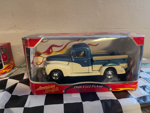 AMERICAN GRAFFITI 1940 BLUE AND WHITE FORD PICKUP 1:24 DIECAST