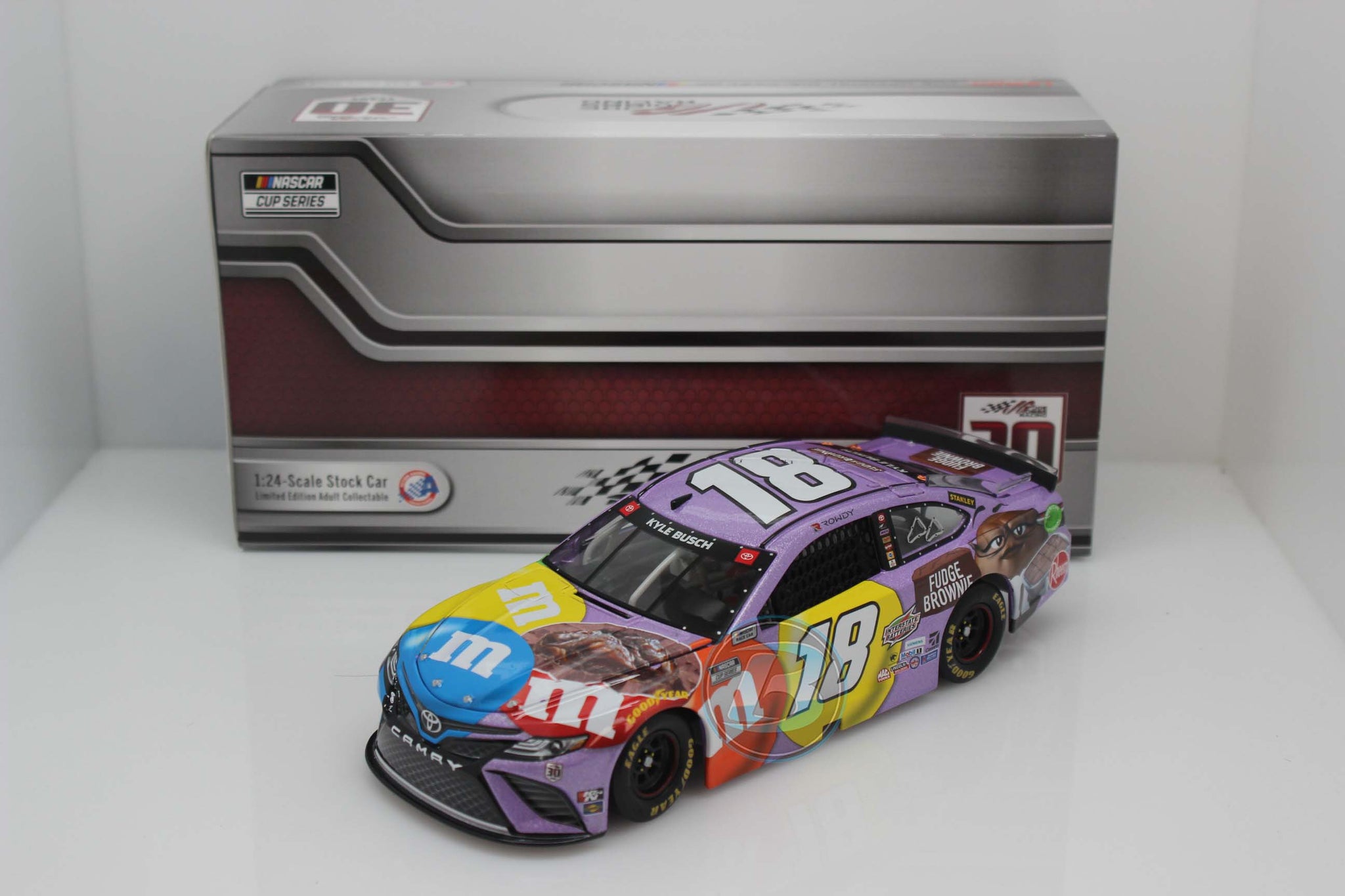 KYLE BUSCH 2021 M & M'S FUDGE BROWNIE 1:24 NASCAR DIECAST